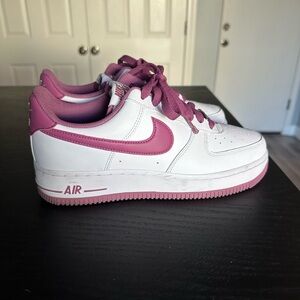 Nike Air Force 1 '07 Shoes White Bordeaux DH7561-101 Mens Size 6.5 / Womens Sz 8